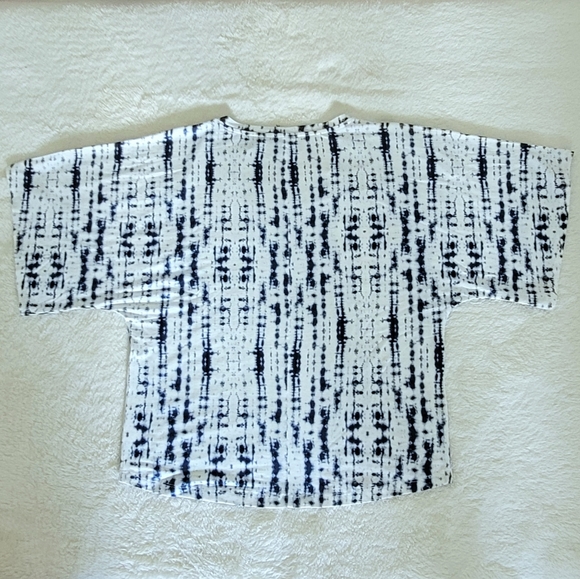 Tahari Tie Dye☮️ Top - NWT - Picture 2 of 11